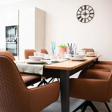 Spacious 6 Bedroom House - Sleeps 11, Convenient Location, Perfect For Families Birmingham Exterior photo