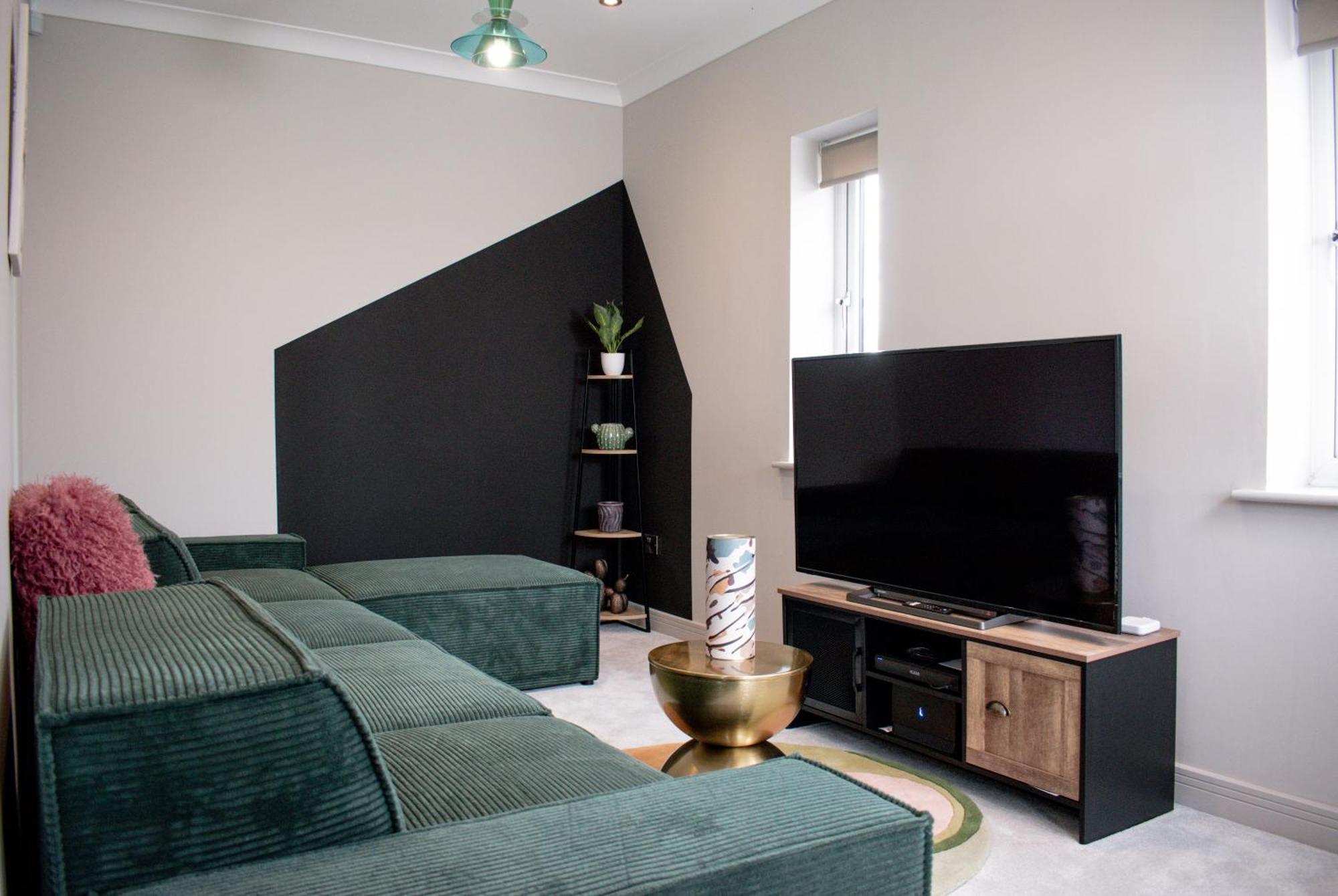 Holiday home Spacious 6 Bedroom House - Sleeps 11, Convenient Location, Perfect For Families