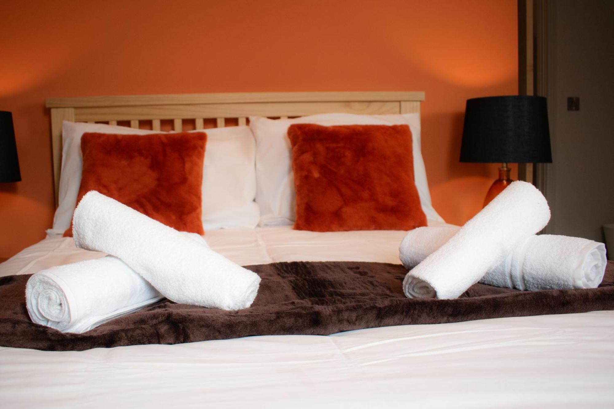 Holiday home Spacious 6 Bedroom House - Sleeps 11, Convenient Location, Perfect For Families