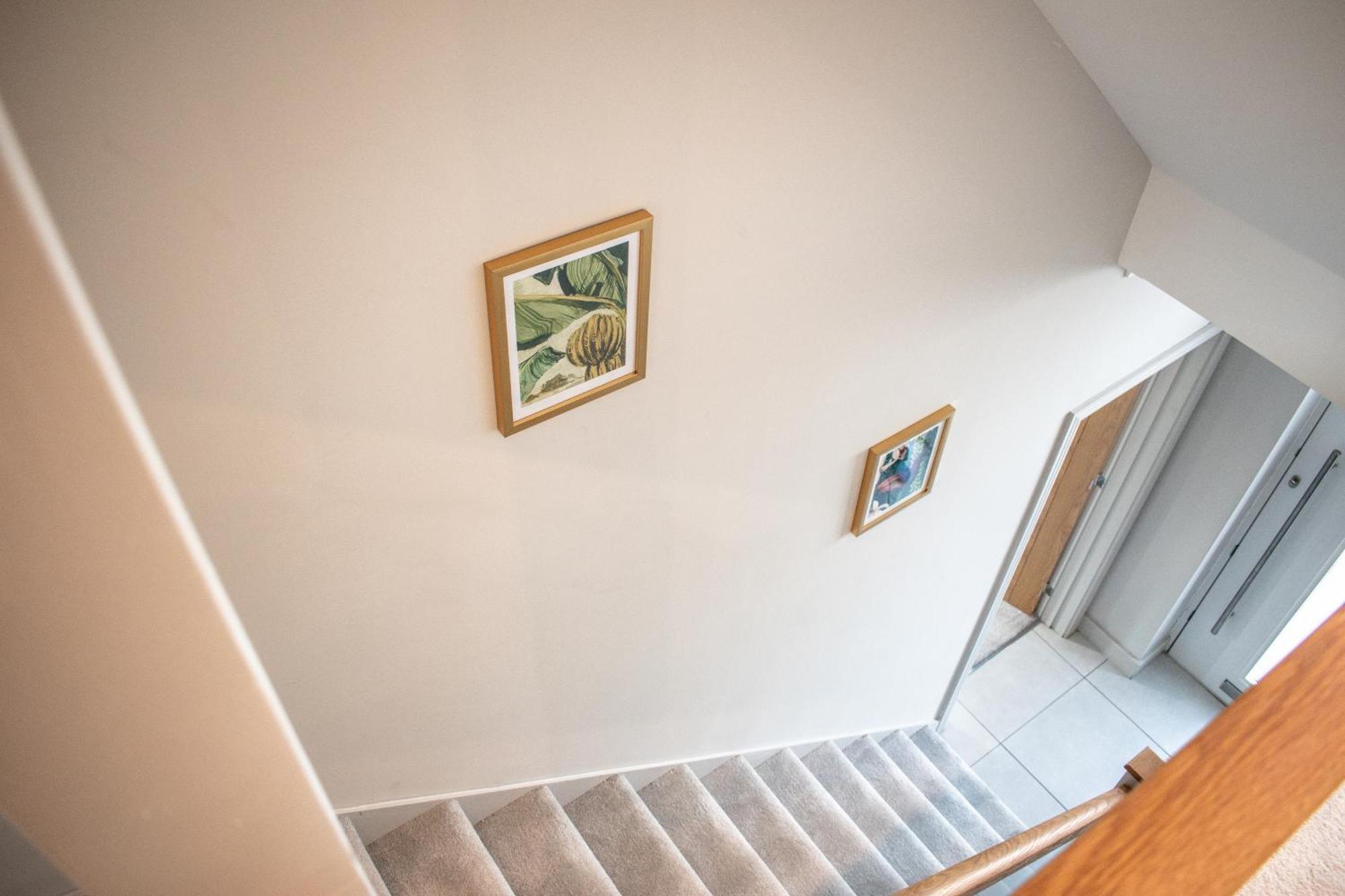 Spacious 6 Bedroom House - Sleeps 11, Convenient Location, Perfect For Families * Birmingham