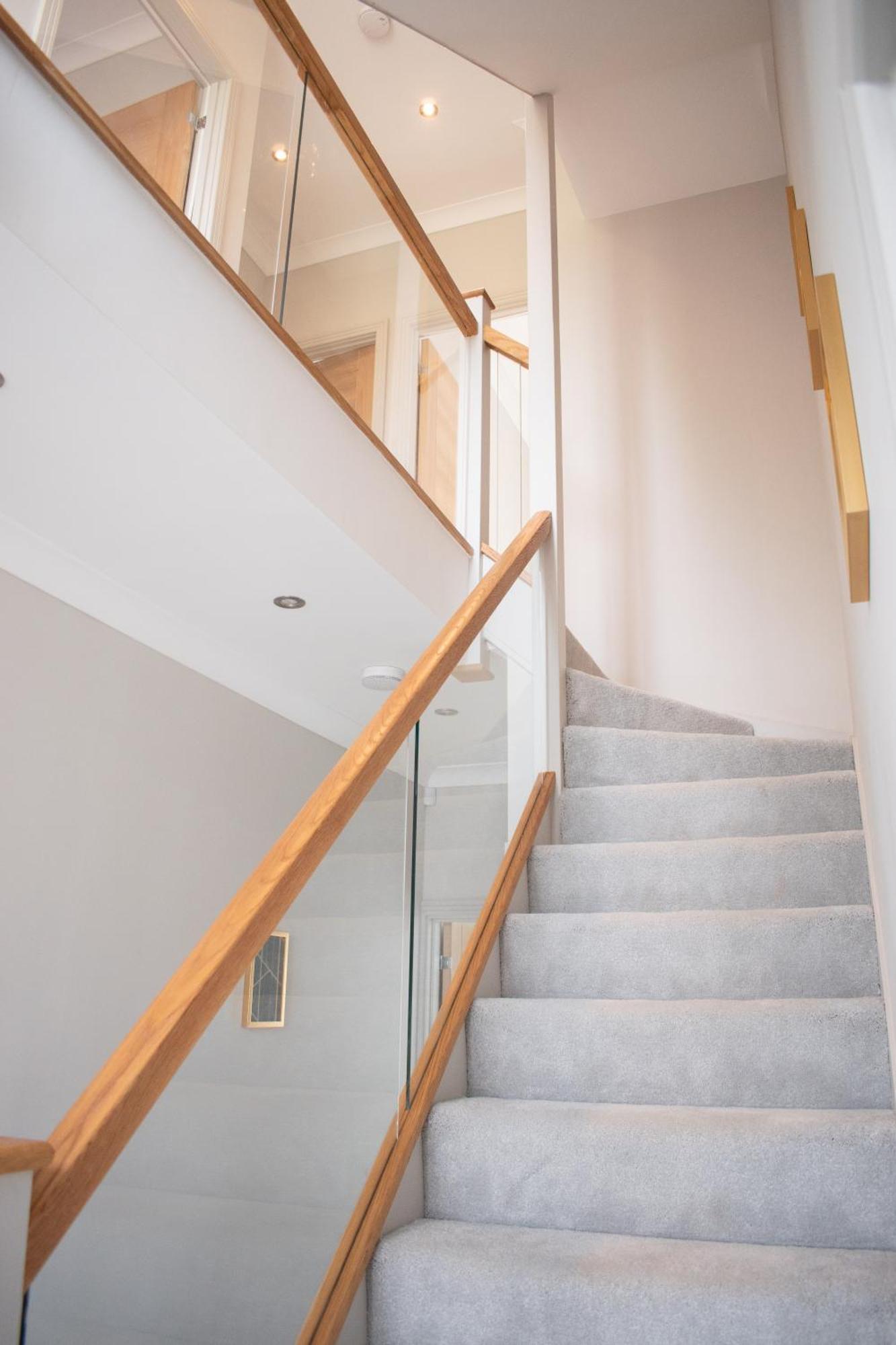 Spacious 6 Bedroom House - Sleeps 11, Convenient Location, Perfect For Families * Birmingham