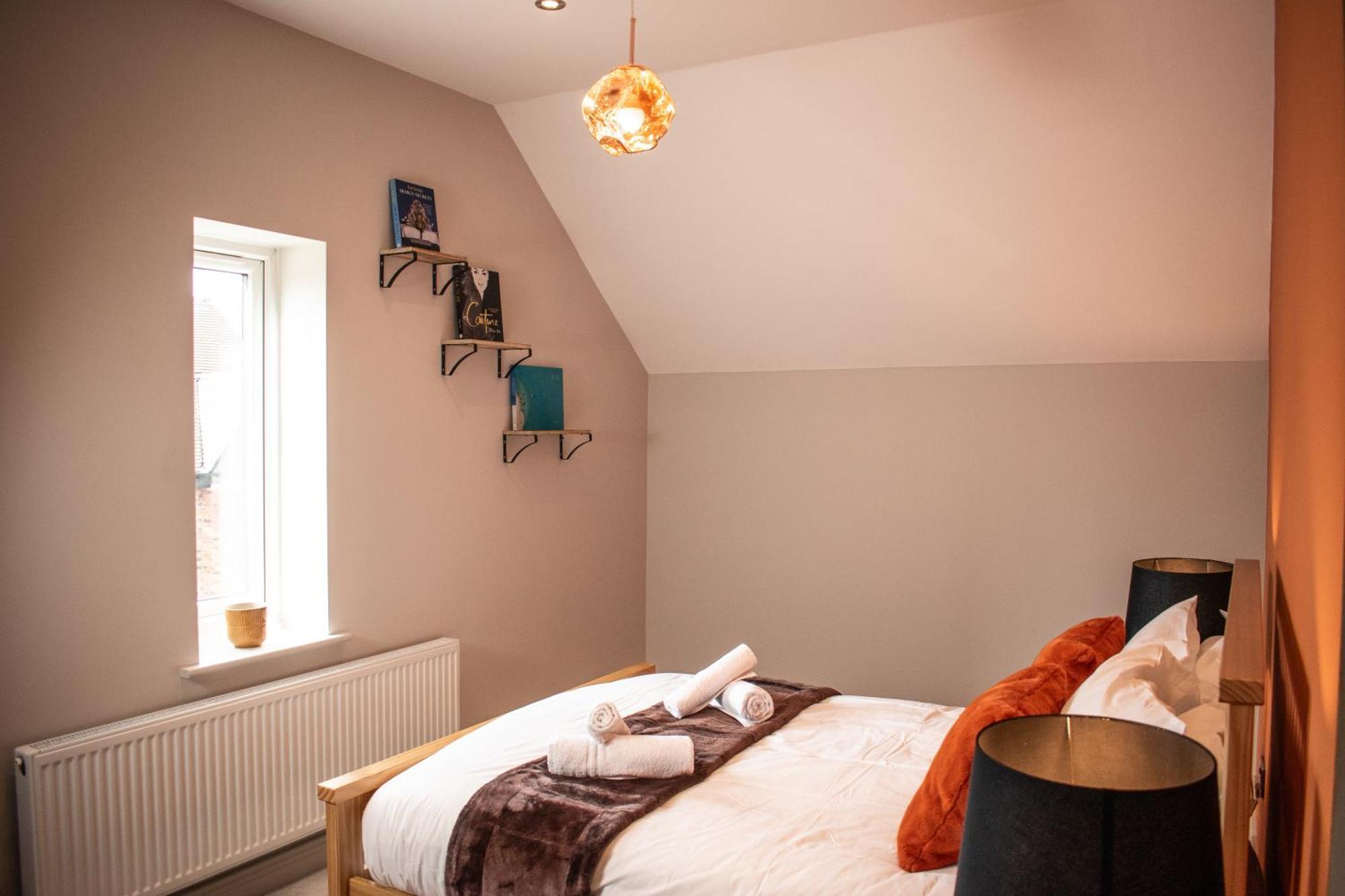 Holiday home Spacious 6 Bedroom House - Sleeps 11, Convenient Location, Perfect For Families Birmingham